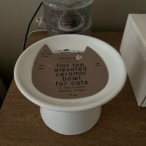 White Elevated Ceramic Cat Bowl - Flat Top Design